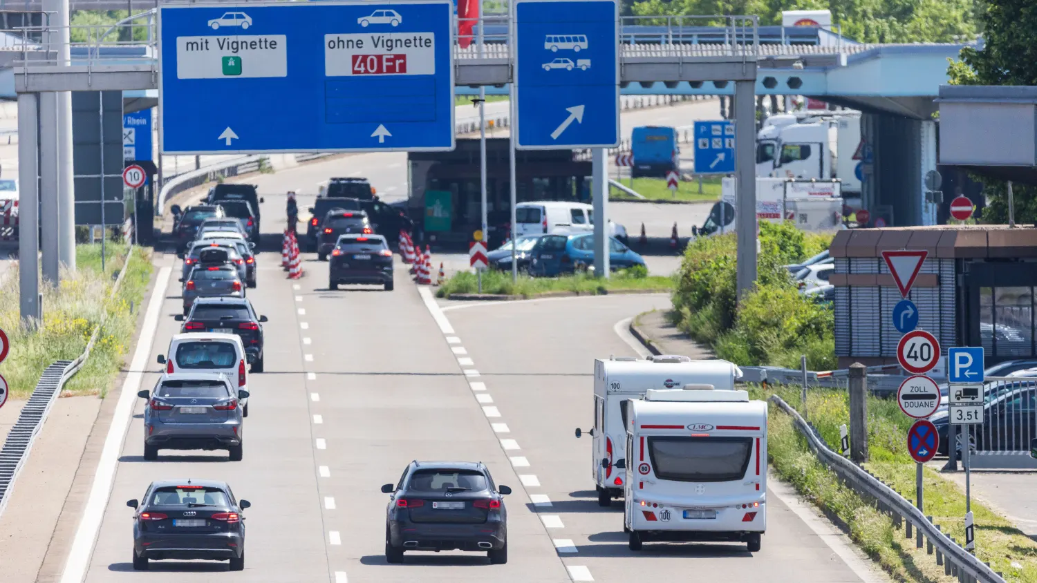 Offizielle Schweizer Vignette digital: Gültig und zuverlässig für Ihre Fahrt.
